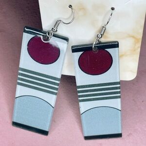 352u. Geometric Dangle Earrings with Red and Gray Accents